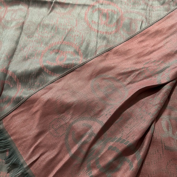Pink/gray scarf - Picture 3 of 5